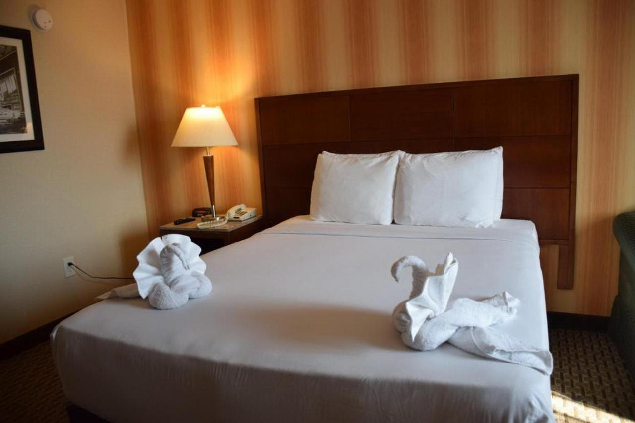 E Hotel Banquet & Conference Center Edison Ngoại thất bức ảnh