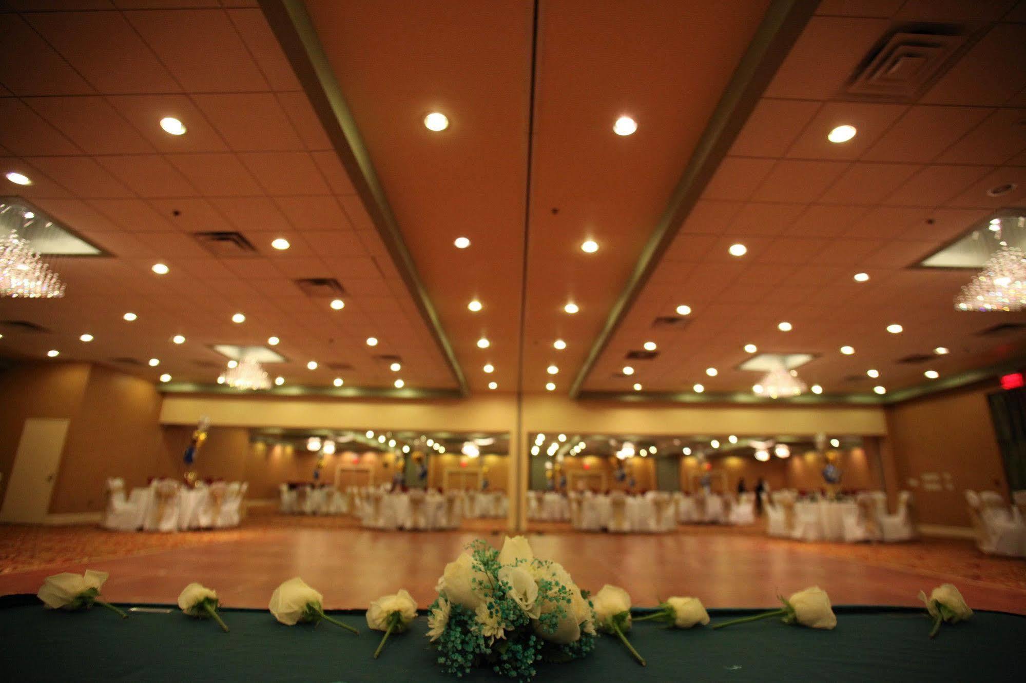 E Hotel Banquet & Conference Center Edison Nhà hàng bức ảnh