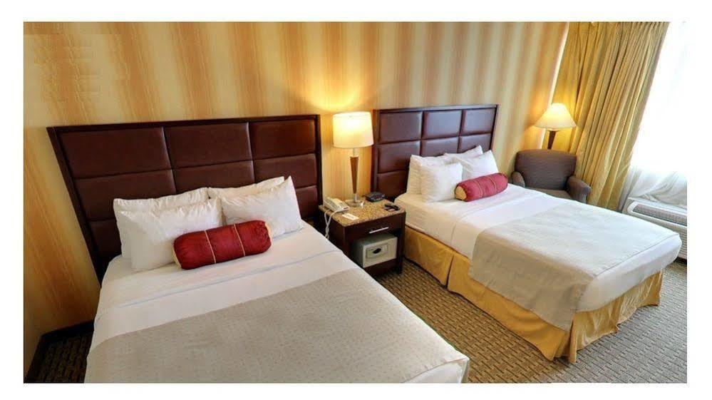 E Hotel Banquet & Conference Center Edison Ngoại thất bức ảnh