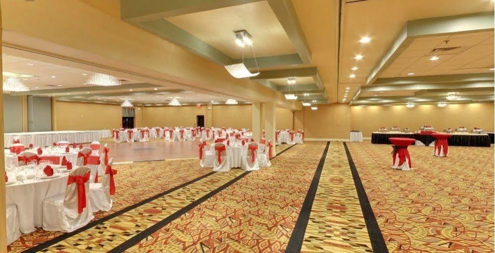 E Hotel Banquet & Conference Center Edison Ngoại thất bức ảnh